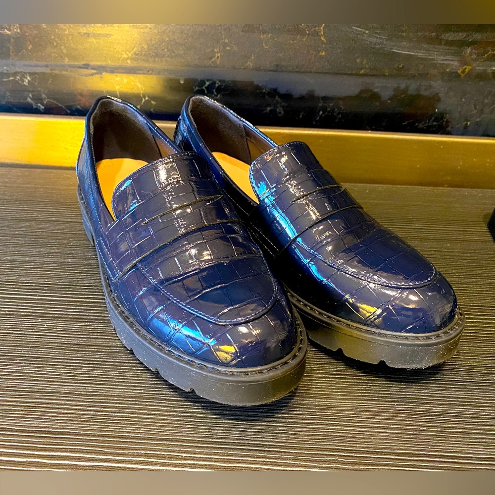 JF Danica Navy Blue Patent Leather Faux Crocodile Chunky Heel Loafers Size 5.5